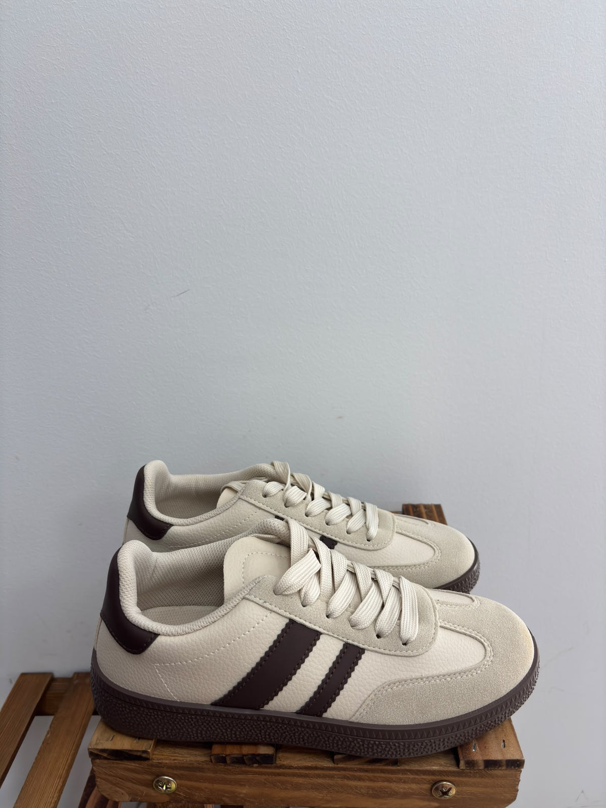 EV575/DEPORTIVAS BEIGE