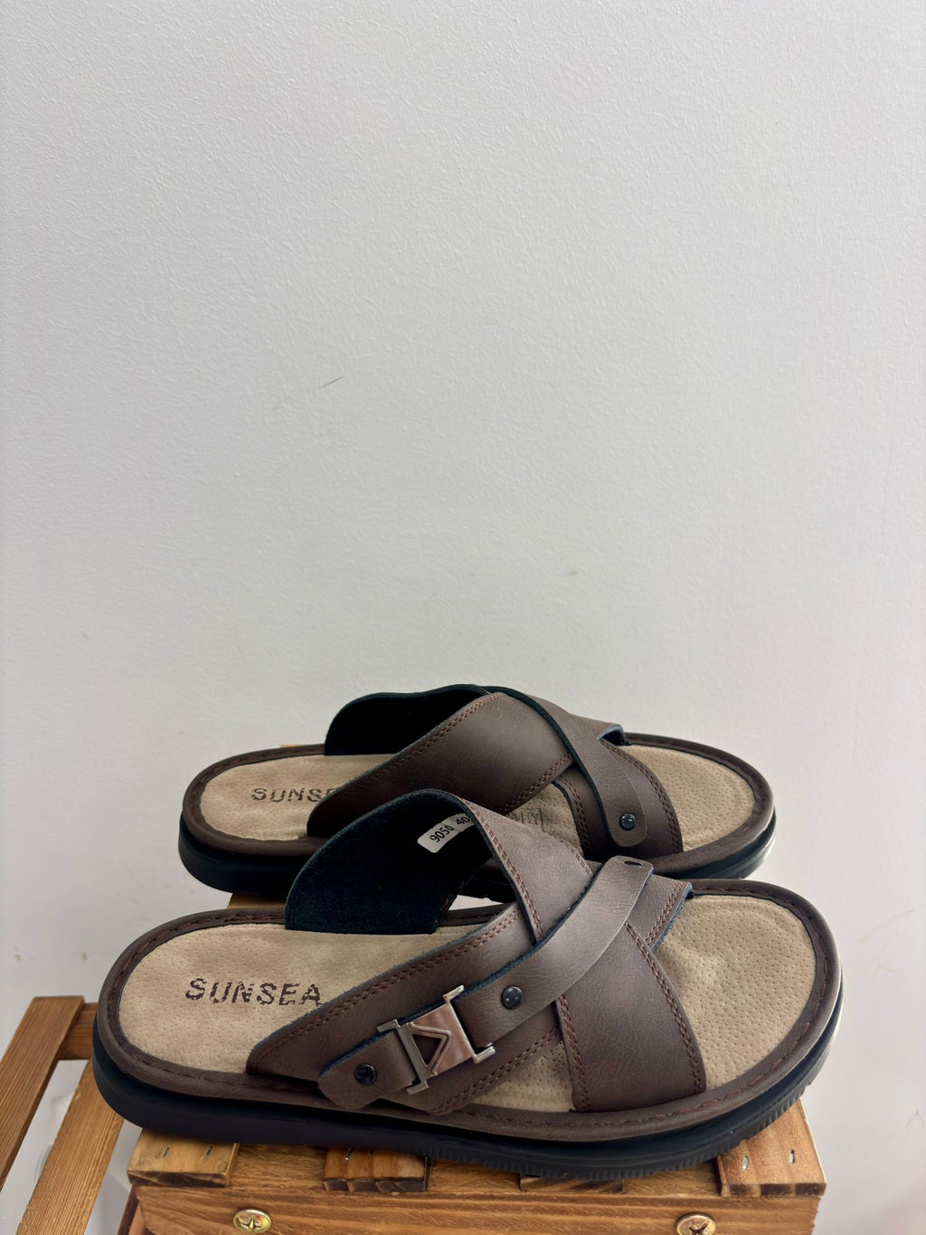 9050/SANDALIA MARRÓN