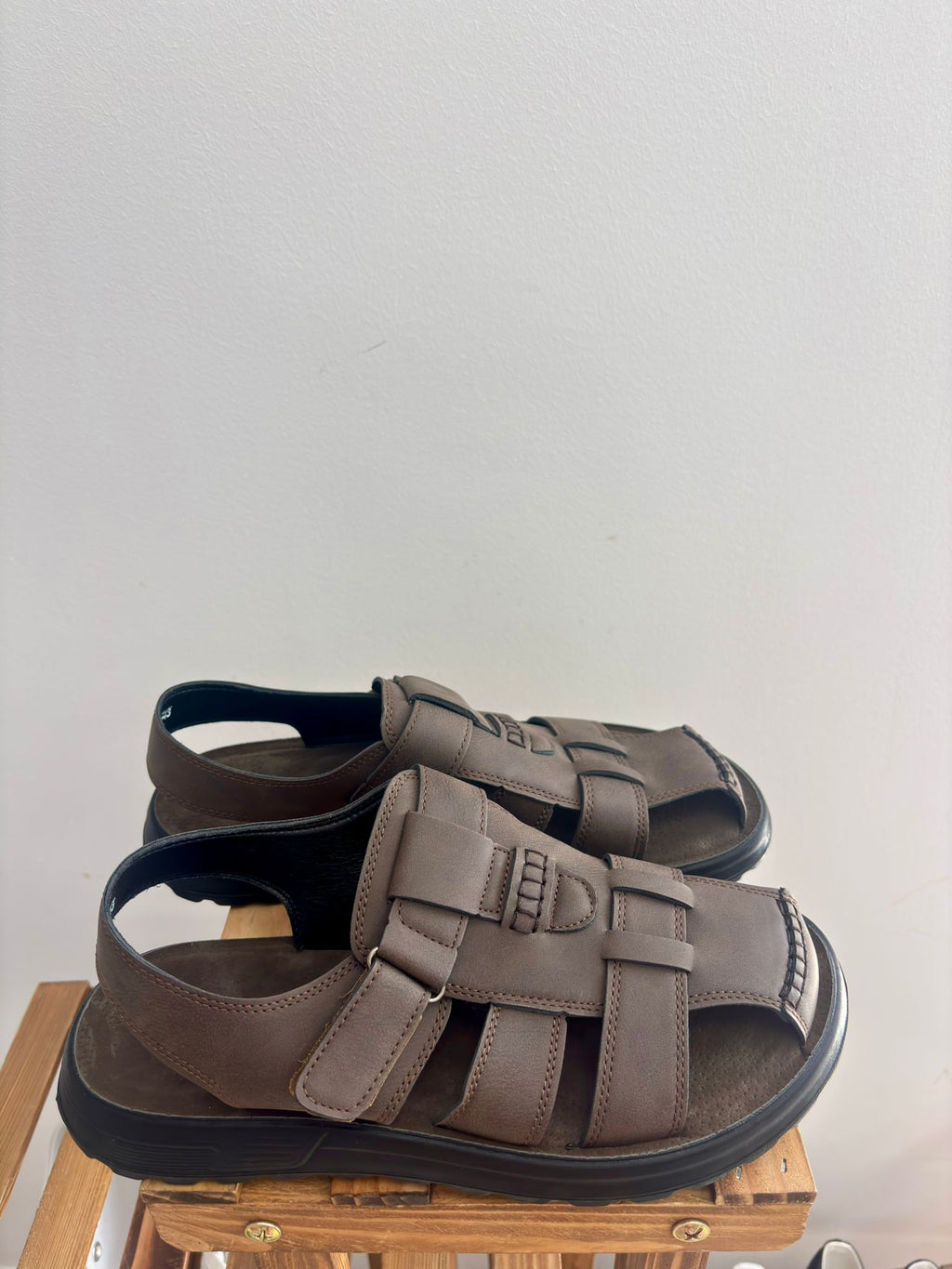 9043/SANDALIA MARRÓN
