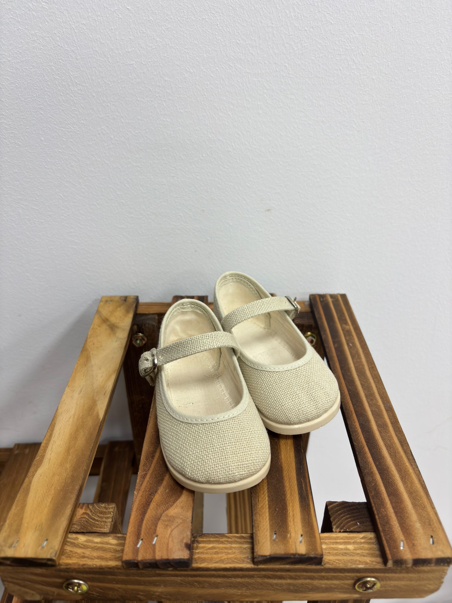 977/LINO MERCEDITAS LINO