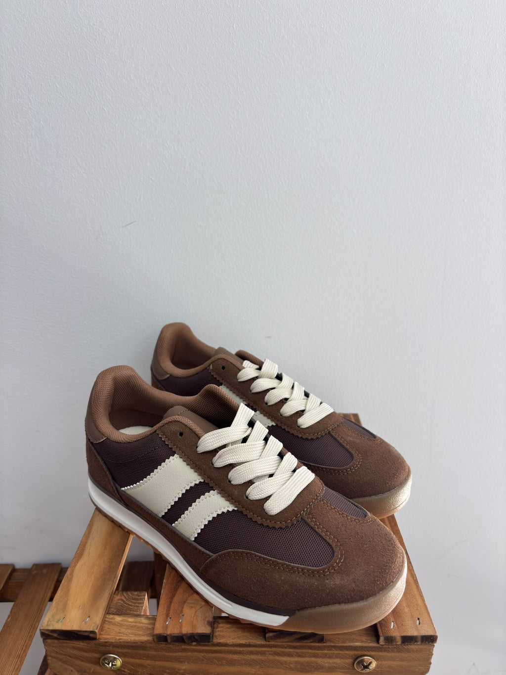 TT441/ DEPORTIVAS MARRÓN