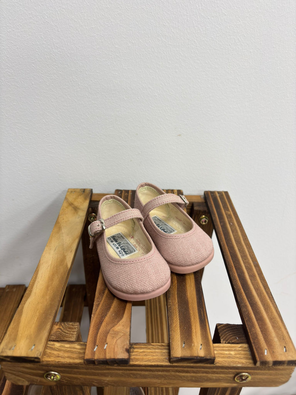 977/MERCEDITA LINO MAQUILLAJE