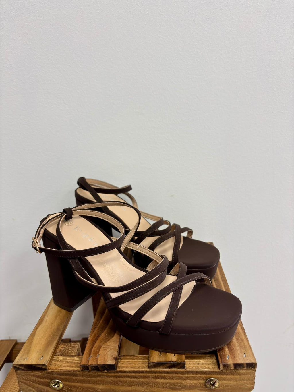 6103/SANDALIA MARRÓN