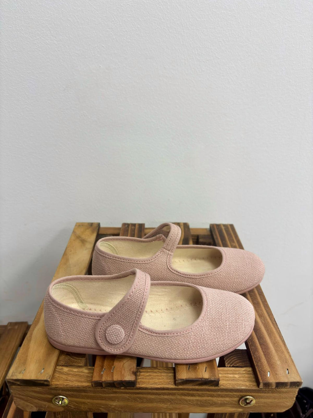 755/MERCEDITA LINO ROSA MAQUILLAJE BOTÓN