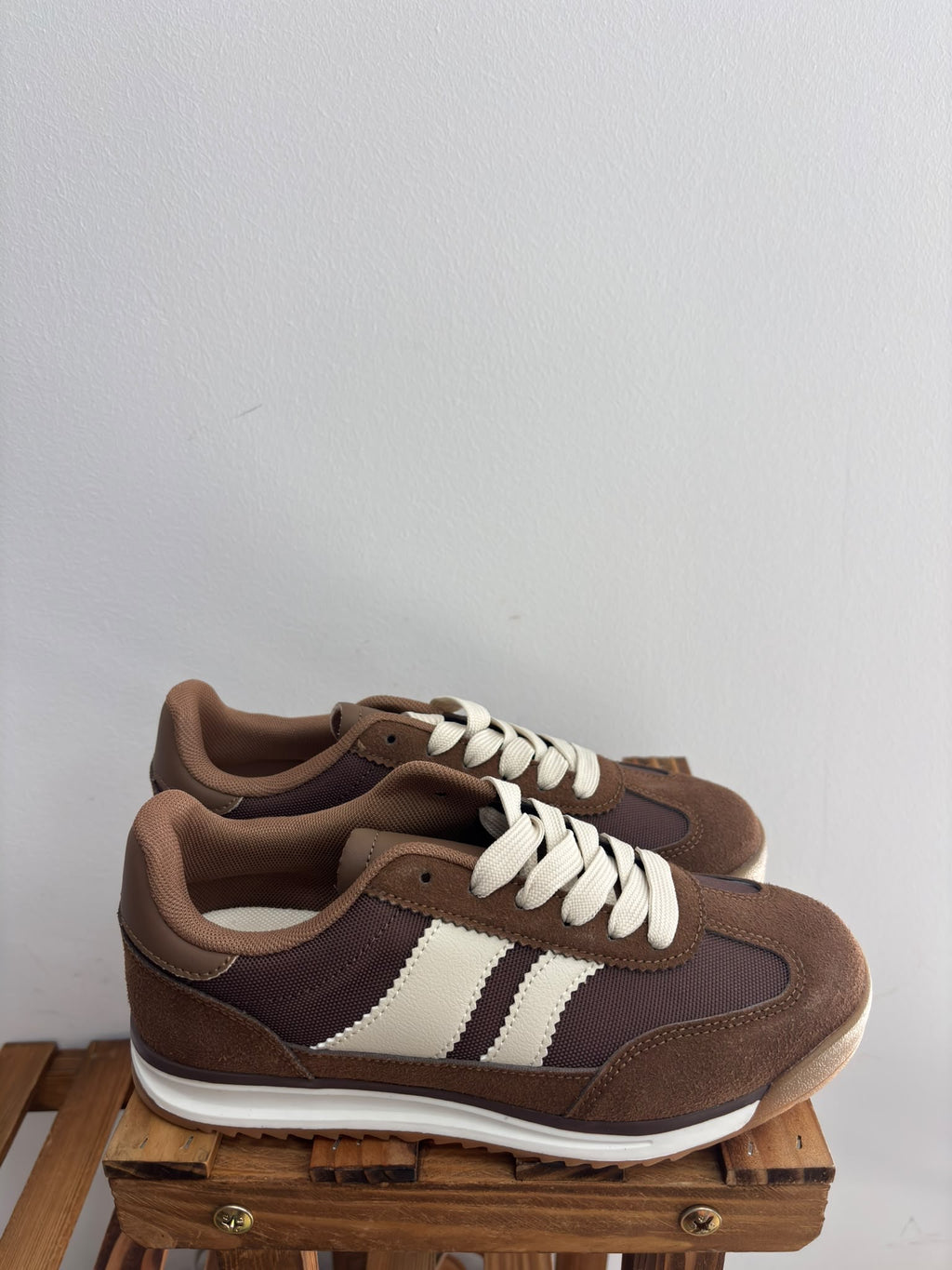 TT441/ DEPORTIVAS MARRÓN