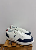 Sneaker blanca con detalles azul marino