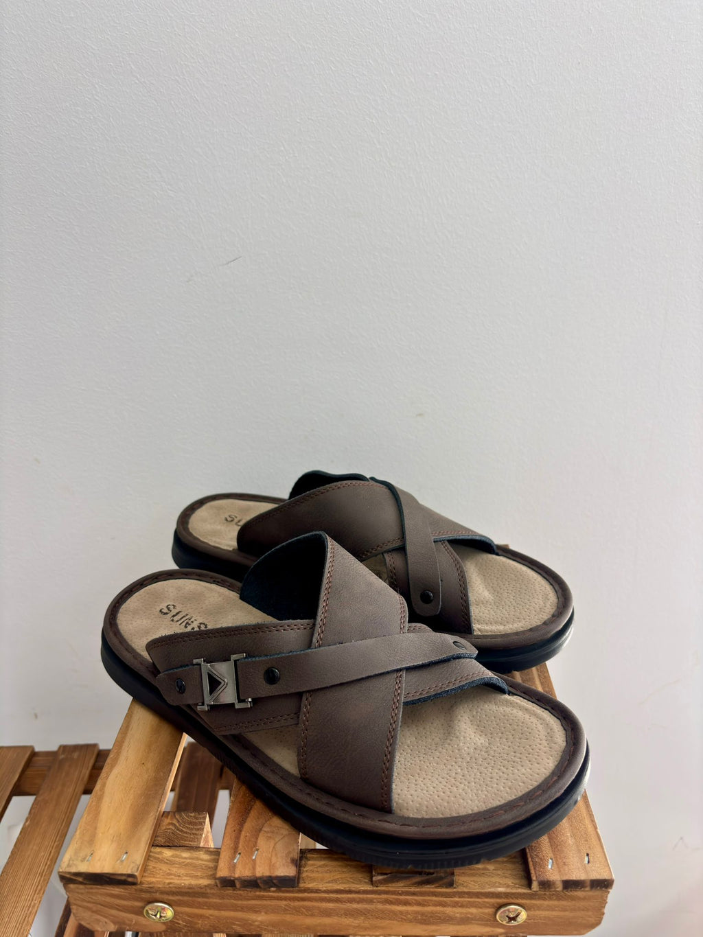 9050/SANDALIA MARRÓN